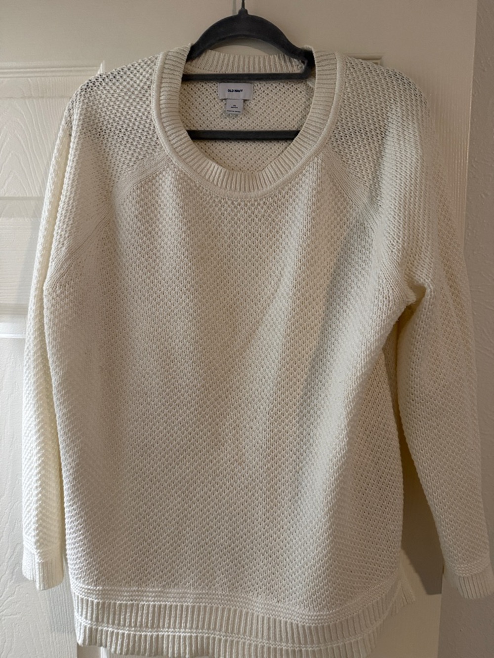 Old Navy Cream Crewneck Knit Sweater